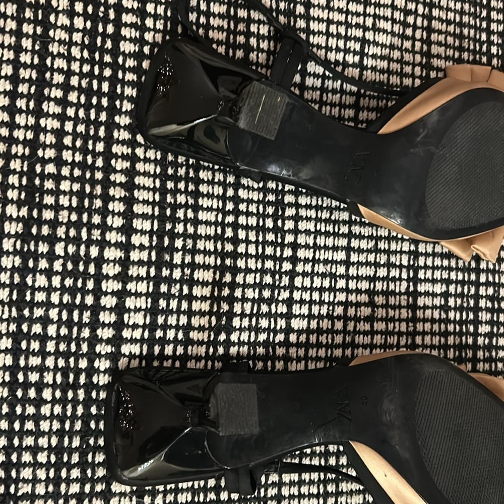 Zara Heels Size 9 Black and Gold Bow Slingbacks Classy Dress up Cocktail - Picture 4 of 5